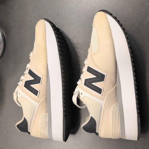 New Balance Women's 574 Platform - Picture 6 of 6